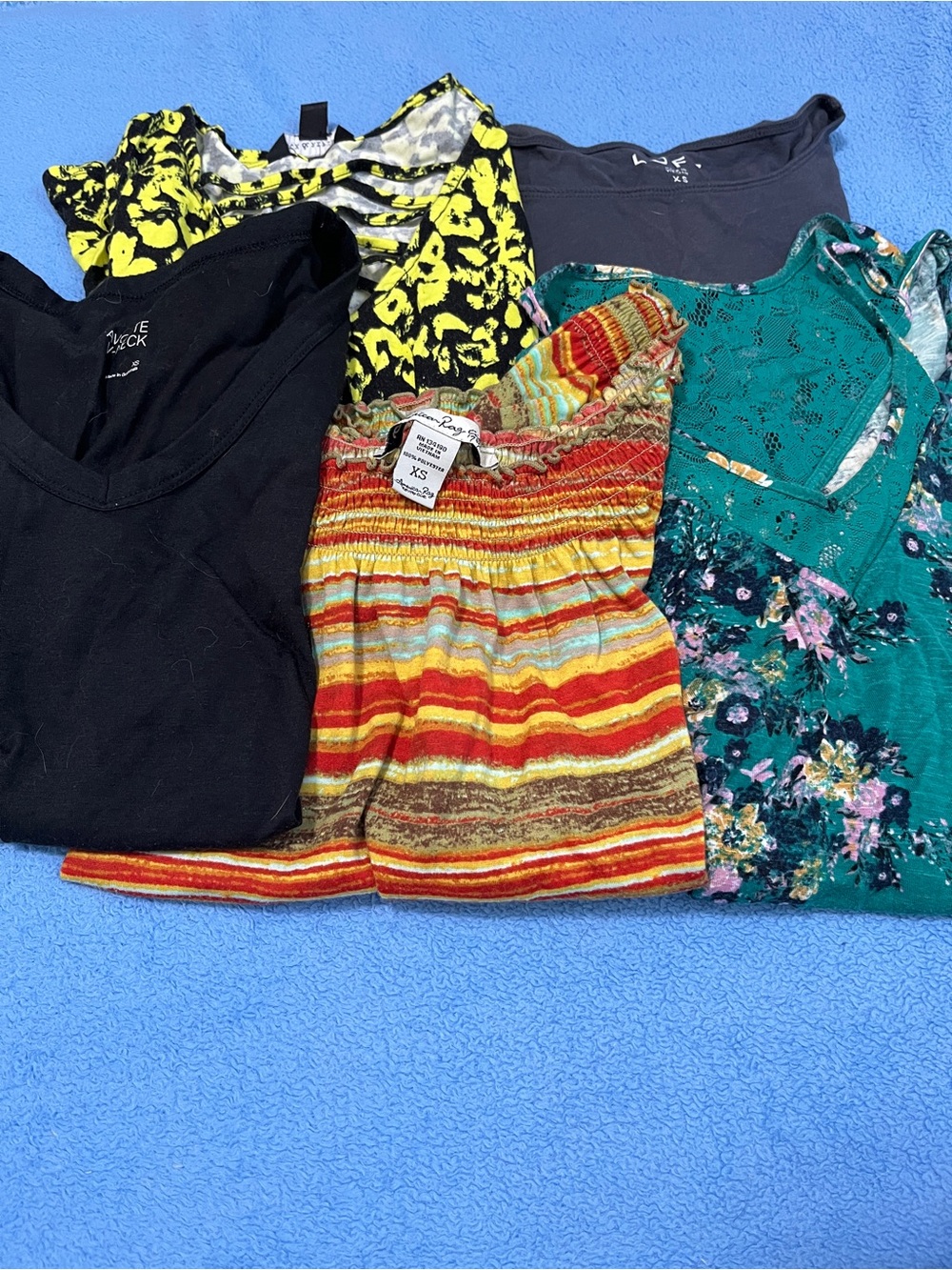 🔥 (XS) Short Sleeve Bundle! (5)🔥